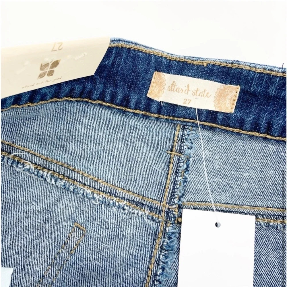 Altar’d State Denim Crochet Edge Shorts. NWT Size 27 - Picture 4 of 4